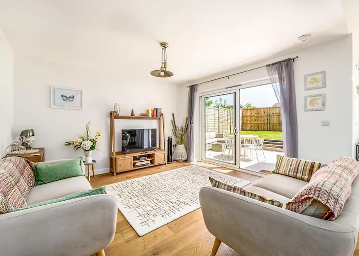 Bungalow Close To South Downs & Beach