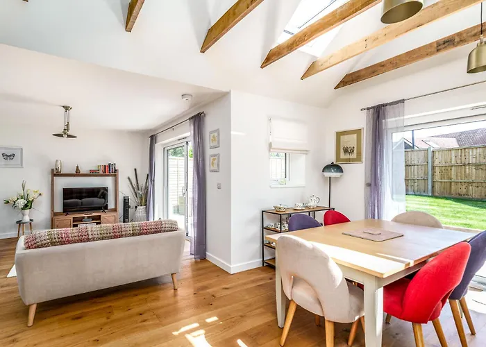 Bungalow Close To South Downs & Beach